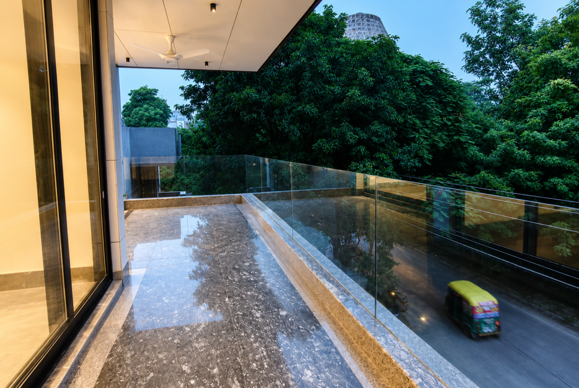 Sushant lok 1 300 sqyard